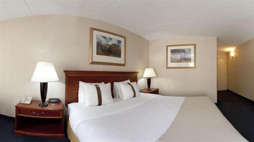 Days Hotel By Wyndham Williamsburg I-64 Екстериор снимка