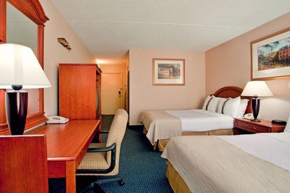 Days Hotel By Wyndham Williamsburg I-64 Екстериор снимка