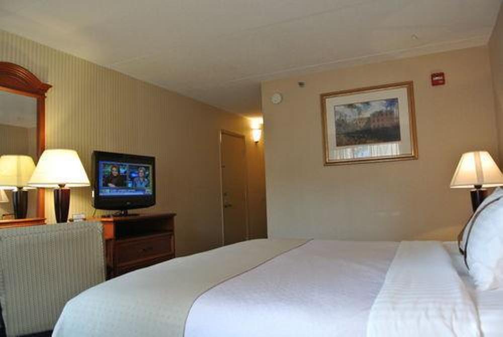 Days Hotel By Wyndham Williamsburg I-64 Екстериор снимка